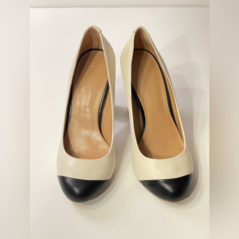Banana Republic Kiley Cream & Black Colorblock Leather Heels - Size 5.5 ✨ - Picture 7 of 11